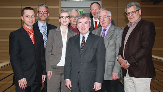 Die Mitglieder des VRB-Gesamtvorstands mit dem dbb-Bundesvorsitzenden Klaus Dauderstädt.