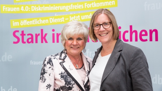 Helene Wildfeuer und Katja Maßenberg